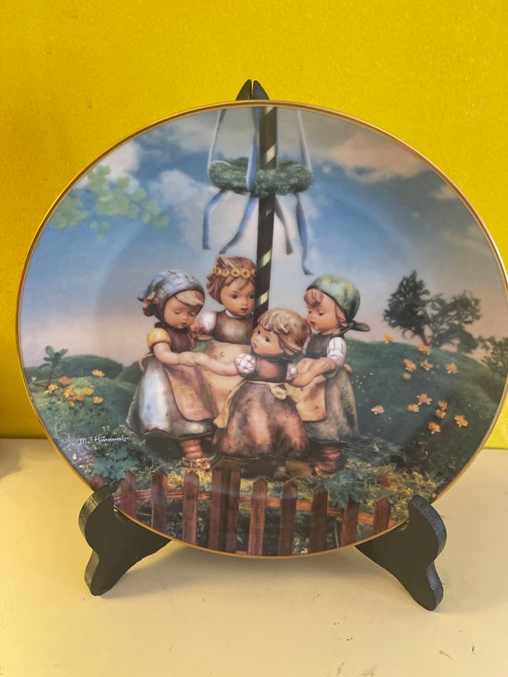 Hummel plate "Maypole"