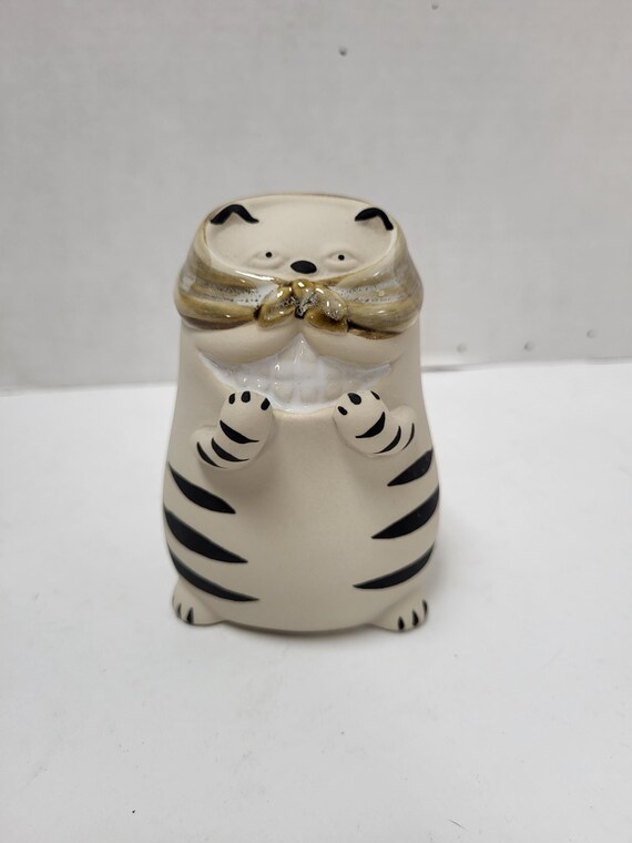 Smiling Cat Sculpture