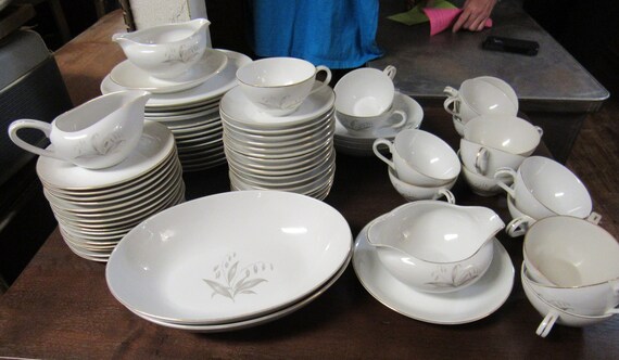 Kaysons Golden Rhapsody fine china set