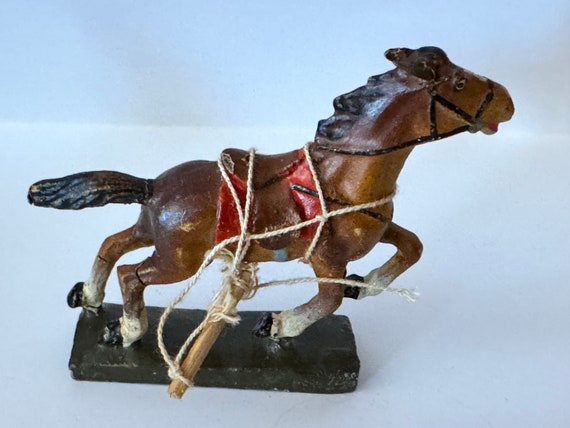 Lineol composite horse brown