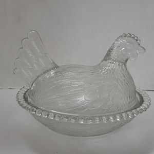 Indiana Glass Hen on Nesting