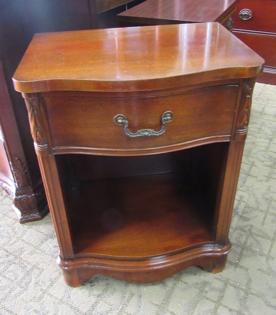 Mahogany end table or night stand