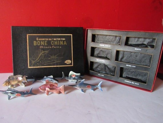 Vintage miniature fish collection in box