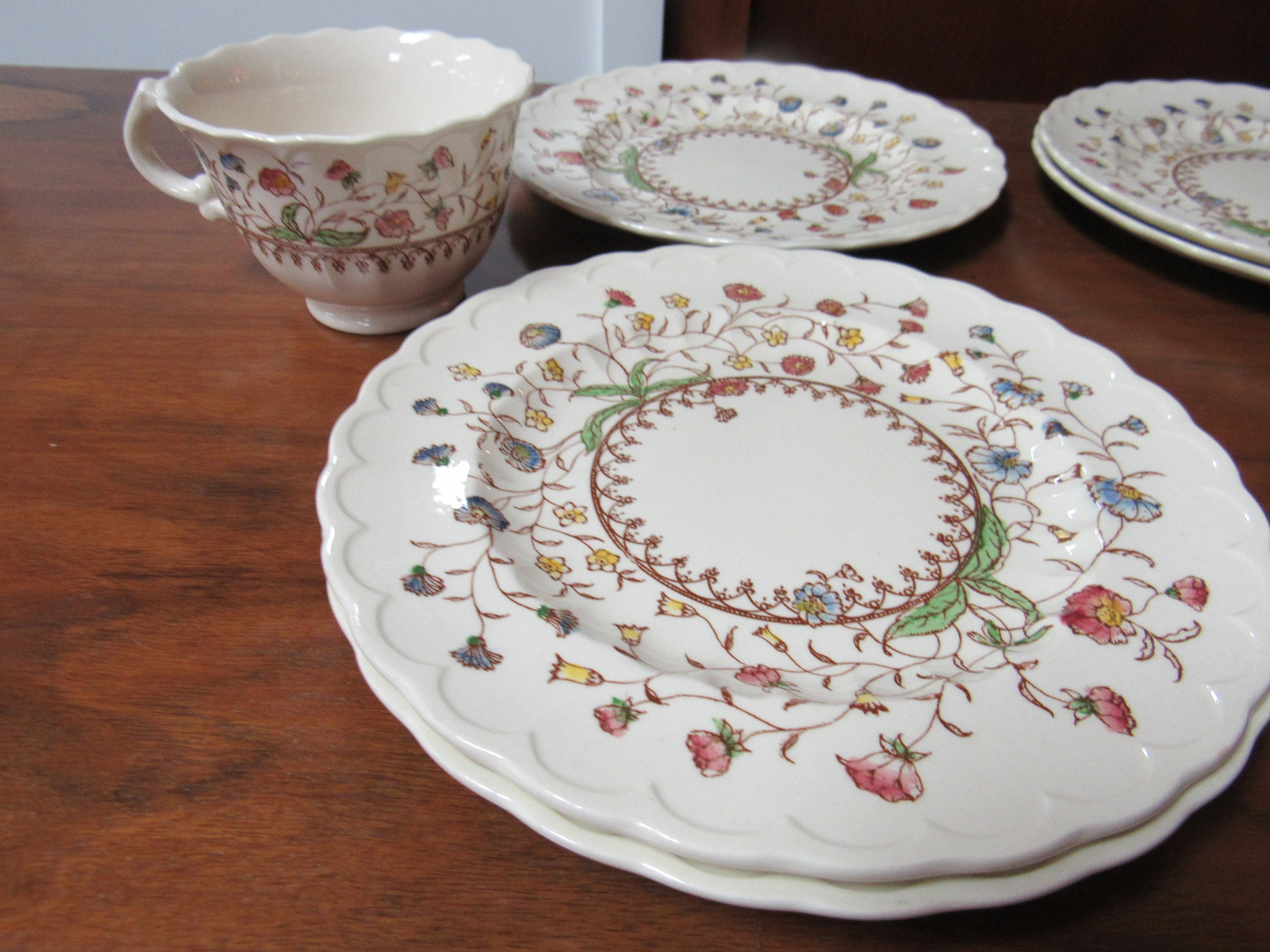 Vernon Kilns Desert Bloom Salad Plates (8)