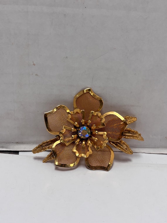 Gold Tone Flower Brooch