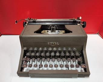 Vintage Royal Arrow Portable Typewriter With Case - Etsy