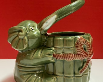 Fioriera a forma di elefante