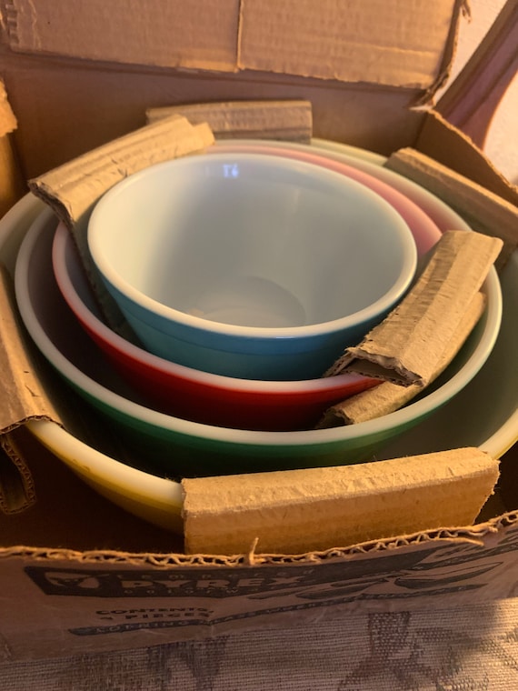 Pyrex Primary Colors Mixing Bowl Set MIB