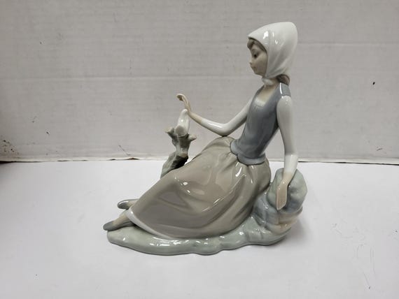 Lladro Shepardess with Dove