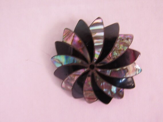 Sterling silver onyx and abalone brooch - image 2