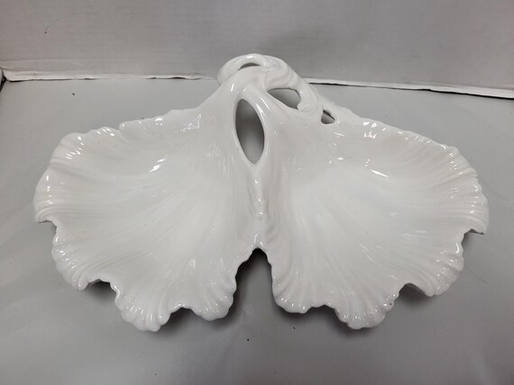 White Double Leaf Dish