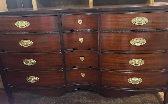 Mahogany triple drawer dresser