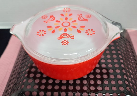 Pyrex Friendship Birds casserole and lid