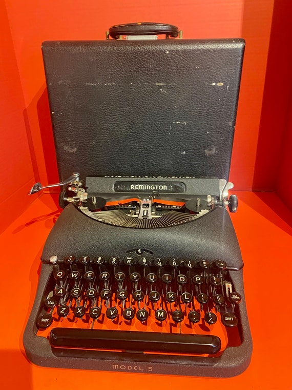 Remington Portable Typewriter model 5 and case