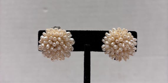 Rico Shape Pearl Cup Earrings