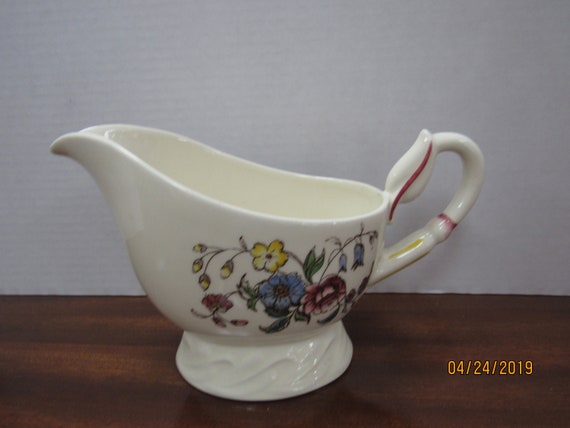 May Flower gravy bowl or pitcher