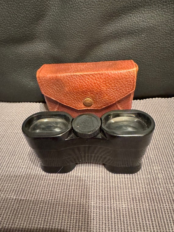 Bakelite opera glasses or binoculars