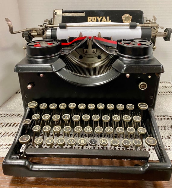 Antique Royal 10 Typewriter