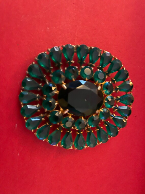 Green rhinestone brooch