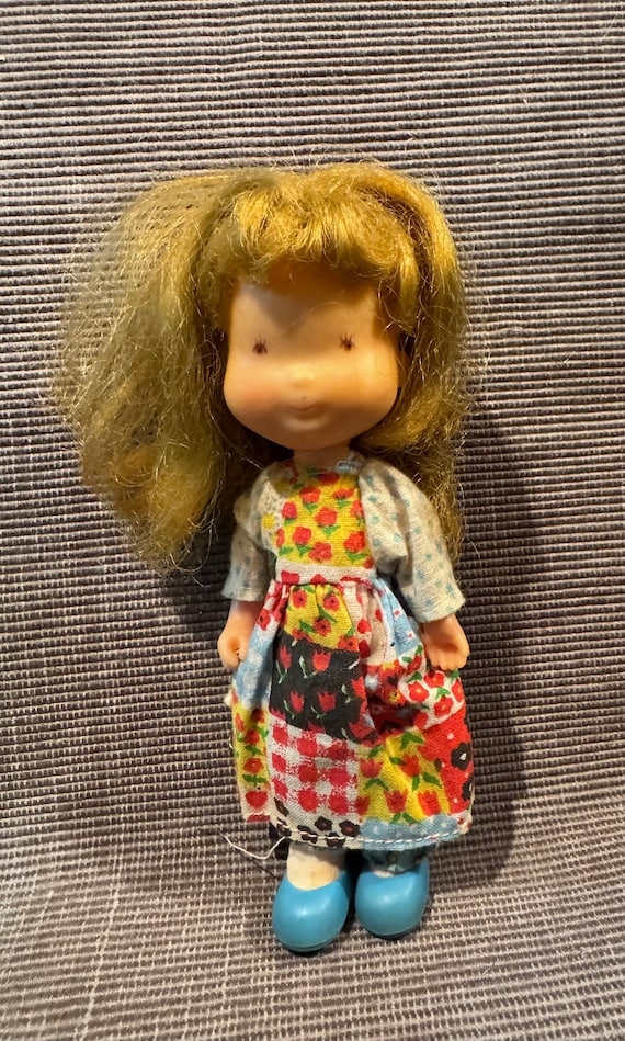 Holly Hobbie doll