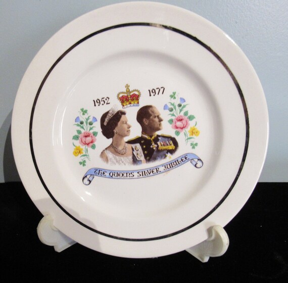 Queen Elizabeth Silver Jubilee plate