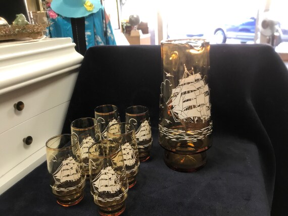 Nautical cocktail pitcher and 6 glasses