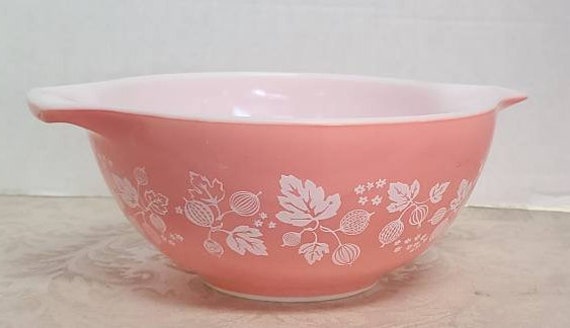 Pyrex Pink Gooseberry cinderella mixing bowl #442