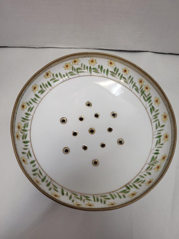 Nippon Ceramic Berry Bowl