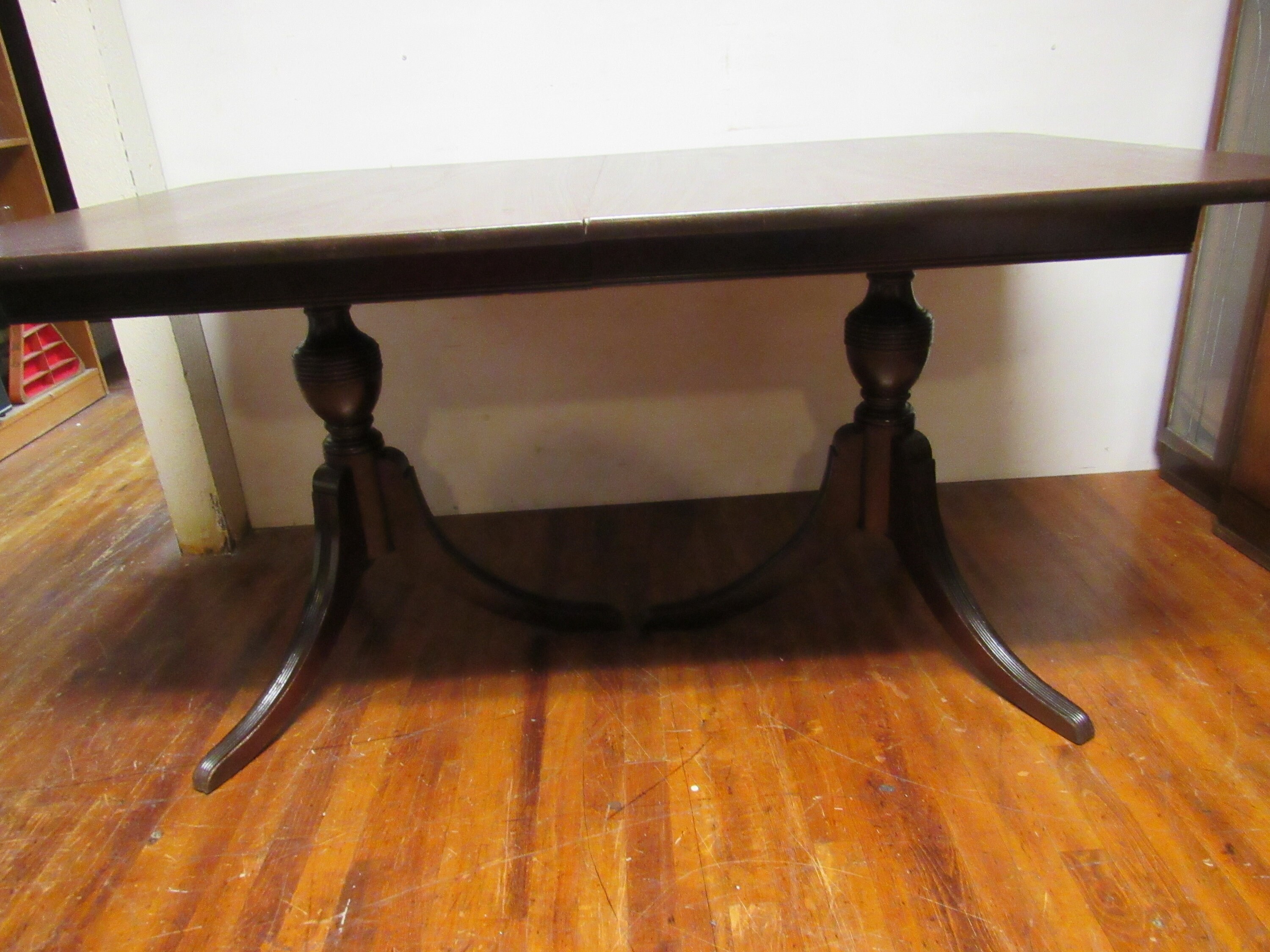Vintage mahogany dining table tradition double pedestal