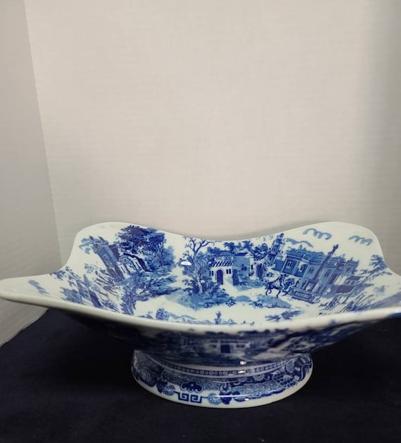 Victoria ware stoneware serving bowl