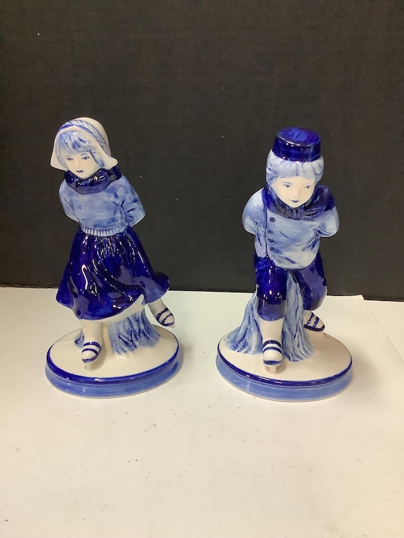 Delft Ice Skating Figures