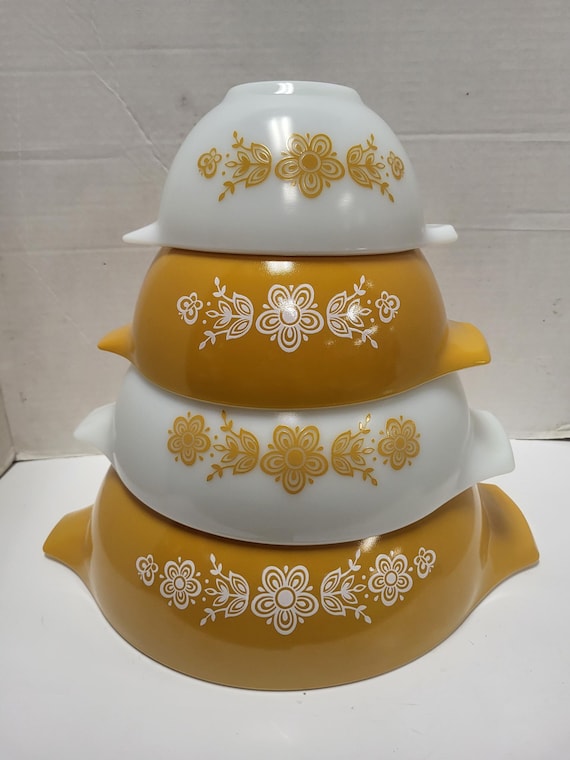 Pyrex Butterfly Gold Cinderella Mixing Bowls