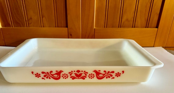 Pyrex Friendship #833 baker dish