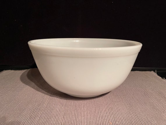 Pyrex #403 white bowl