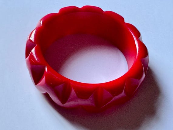 Red Bakelite bangle bracelet - image 2