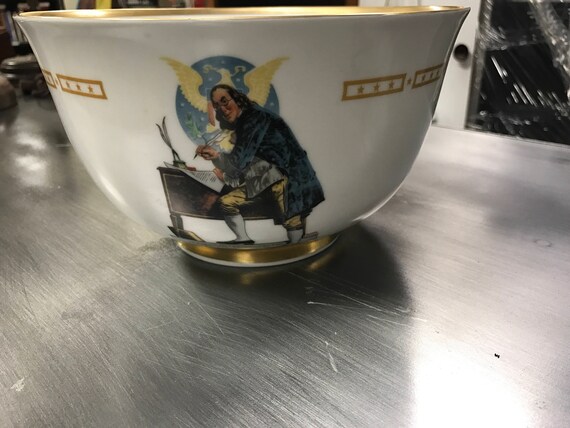 Rockwell serving bowl Danbury Mint Ben Franklin signs Decloration of Independence