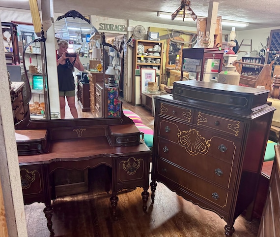 Art Deco bedroom set