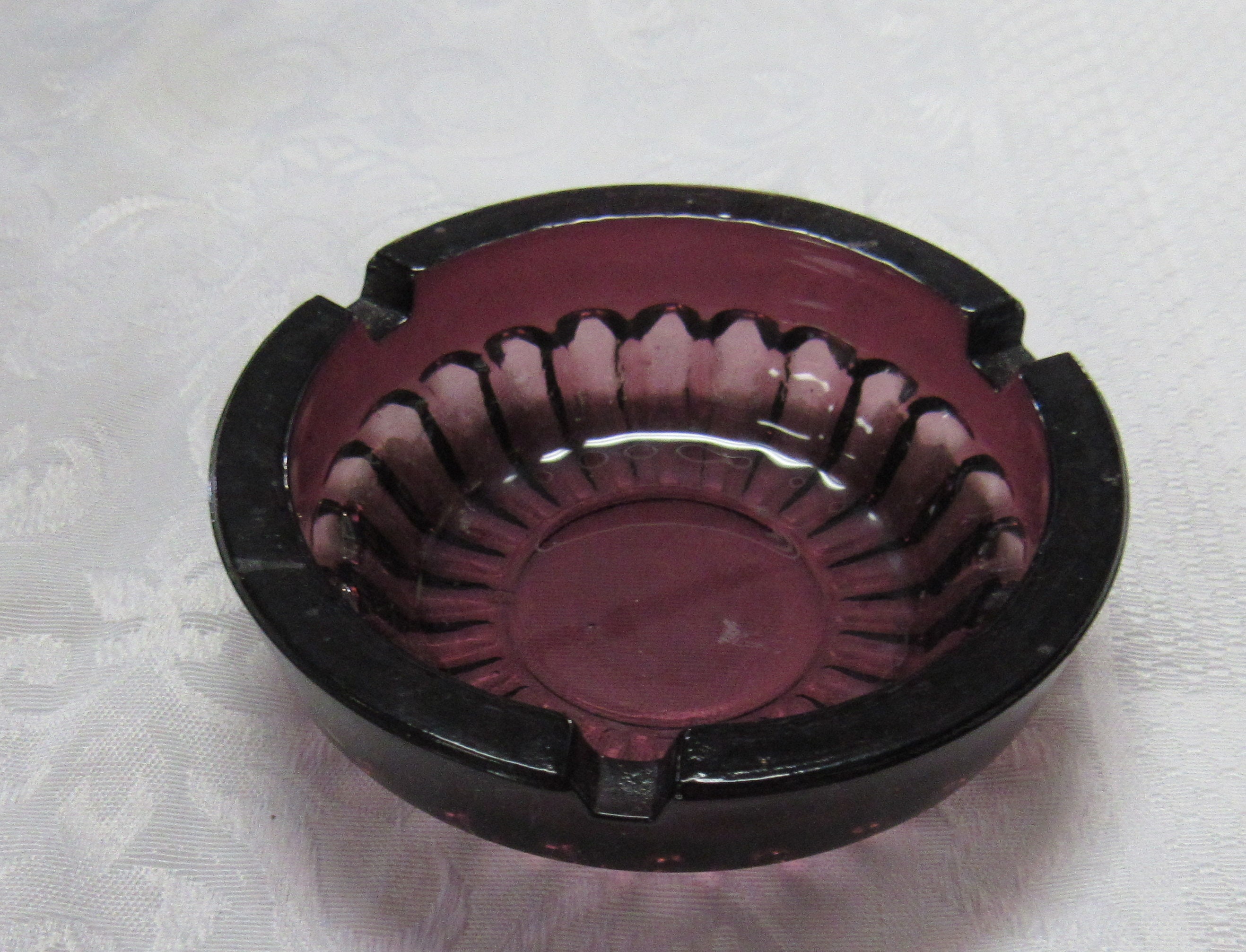 pURPLE GLASS ASHTRAY