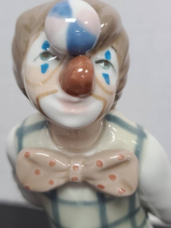 Cascade Clown figurine