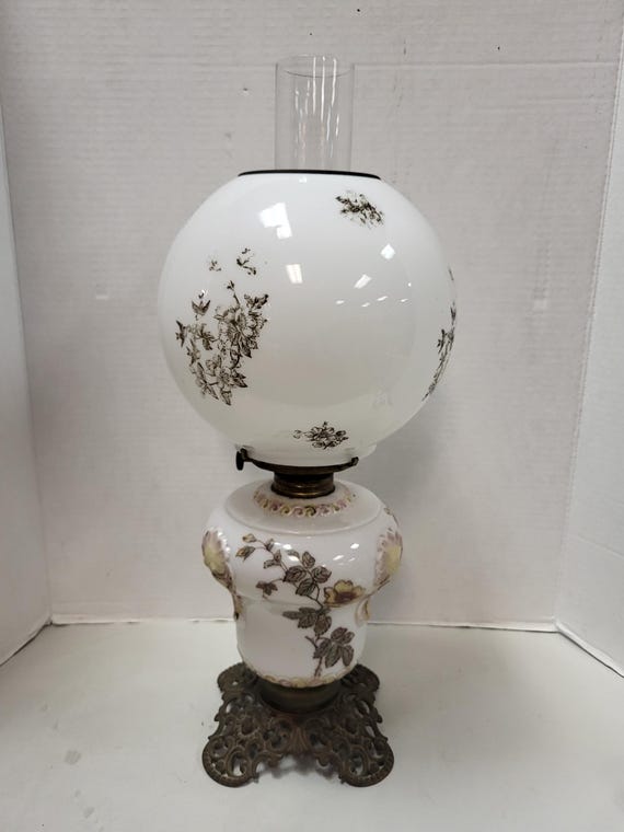 Keroscene Milk Glass Lamp