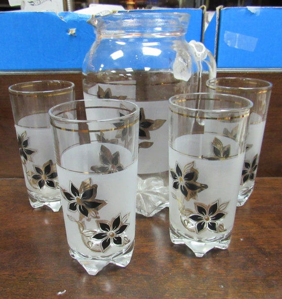 Poinsettia Pitcher and Glasses