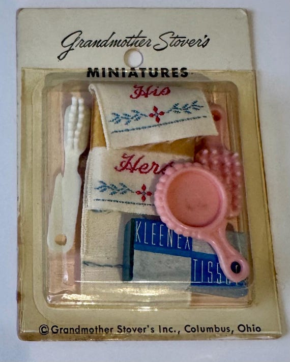 Grandma Stover’s miniature bathroom set