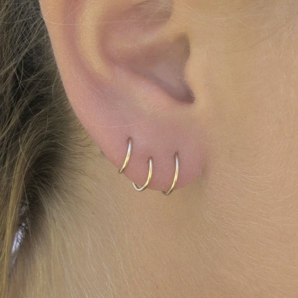 Pendientes de aro de oro macizo - 14k o 18k - calibre 22, 20g o 18g - Individual o par - Sleeper Huggies - Oreja, cartílago, labio, anillo de nariz