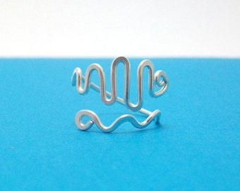 Anillo de plata de ley con diseño ondulado - ajustable