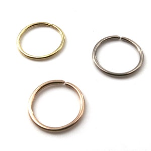 Pendientes de aro diminuto de oro macizo calibre 22 - 14k 18k 22k - individual o par - cartílago, nariz, anillo perforador de tragus