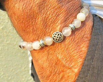 Pulsera elástica de cuentas de piedras preciosas para hombre - Ágata, Nudo infinito celta (Ryko)