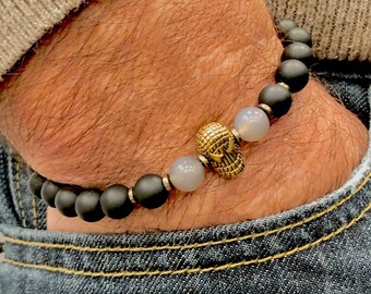 Pulsera elástica de piedras preciosas para hombre: ónix, ágata, hematita y colgante de Spiderman de oro jaspe (Spidey Gold).