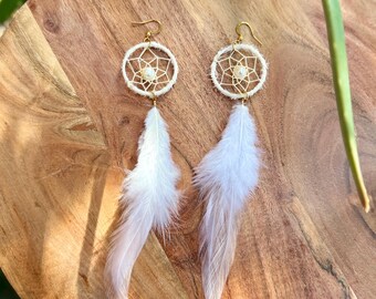 White Feather Dreamcatcher Earrings: Boho Pearl Dangle Jewelry