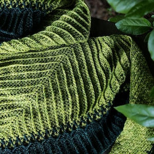 Linen Leaf Crochet Shawl Pattern PDF – Textured Two-Color Shawl, Linen Stitch Boomerang Wrap, Malabrigo Sock Yarn