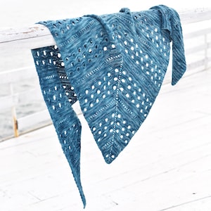 Pacific Crochet Shawl Pattern PDF – Square-to-Triangle Lace Wrap – Unusual & Modern Crochet Shawl – Malabrigo Arroyo